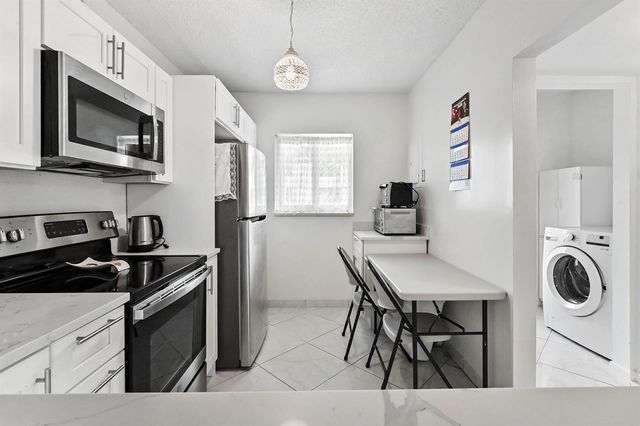 2860 SW 22nd Avenue 4040, Delray Beach, FL 33445