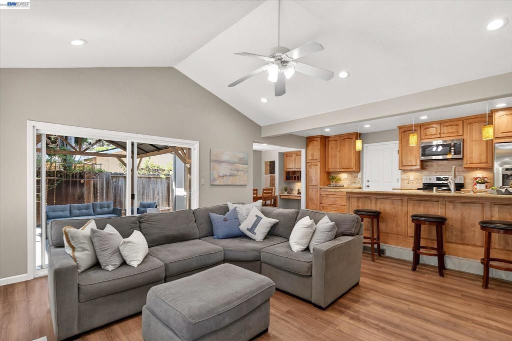 Image 16 of property listing at 4634 Klamath Ct, Pleasanton, CA 94566