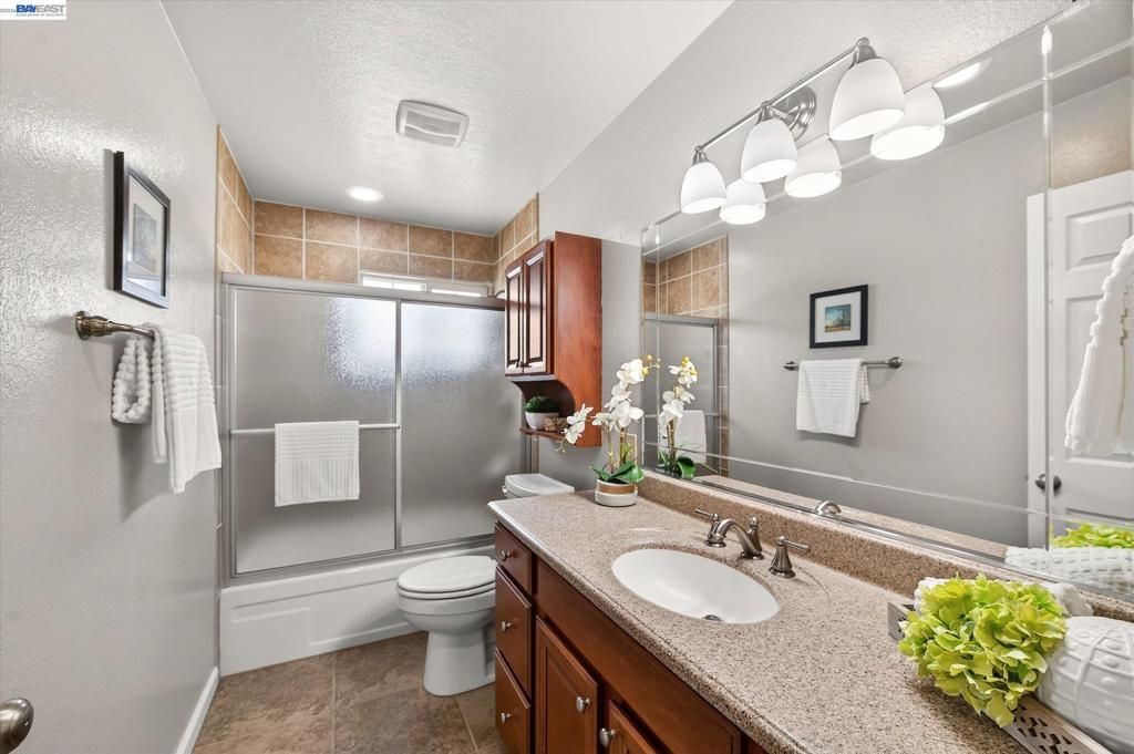 Image 18 of property listing at 4634 Klamath Ct, Pleasanton, CA 94566