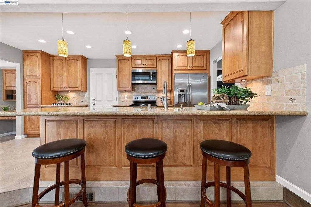 Image 8 of property listing at 4634 Klamath Ct, Pleasanton, CA 94566
