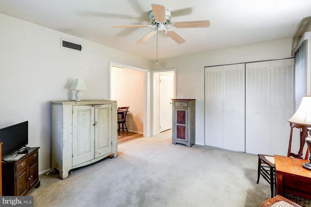 333 VALLEYBROOK DR, Lancaster, PA 17601