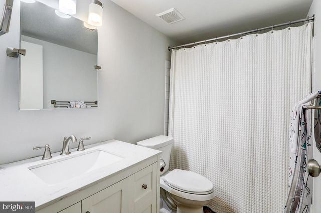 333 VALLEYBROOK DR, Lancaster, PA 17601
