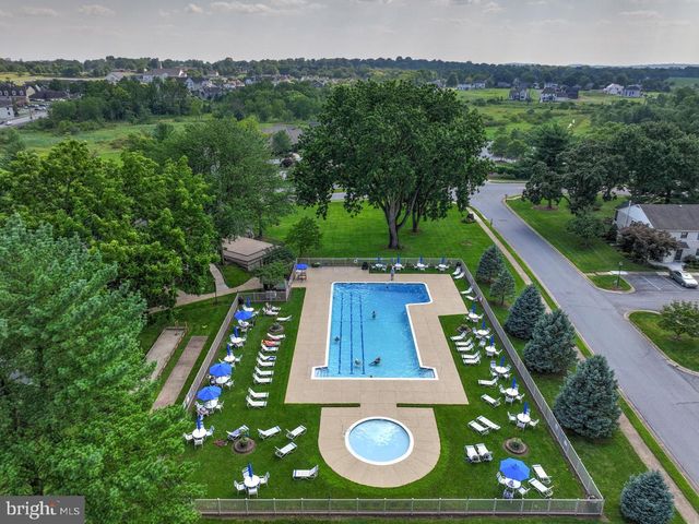 333 VALLEYBROOK DR, Lancaster, PA 17601