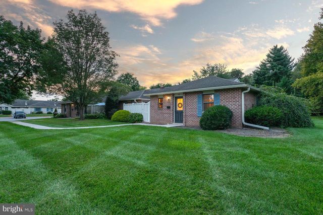333 VALLEYBROOK DR, Lancaster, PA 17601