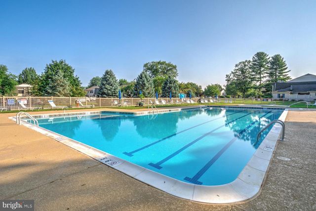 333 VALLEYBROOK DR, Lancaster, PA 17601