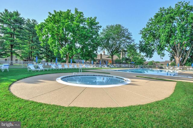 333 VALLEYBROOK DR, Lancaster, PA 17601