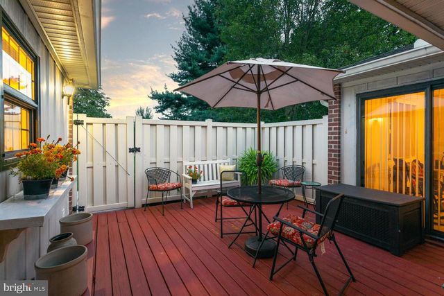 333 VALLEYBROOK DR, Lancaster, PA 17601