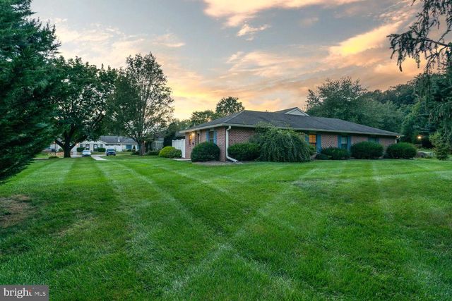 333 VALLEYBROOK DR, Lancaster, PA 17601