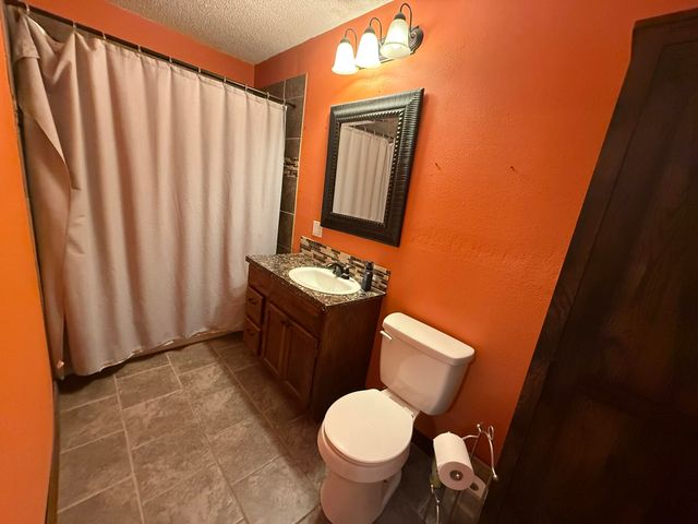 308 S 4th Avenue NW, Miami, OK 74354