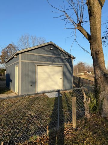 308 S 4th Avenue NW, Miami, OK 74354