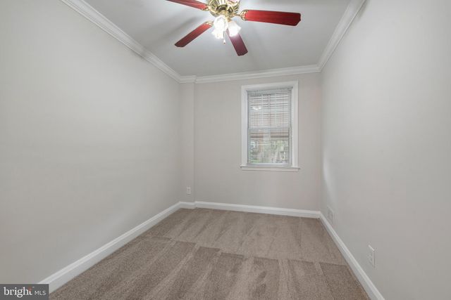 238 MEDWICK GARTH E, Catonsville, MD 21228