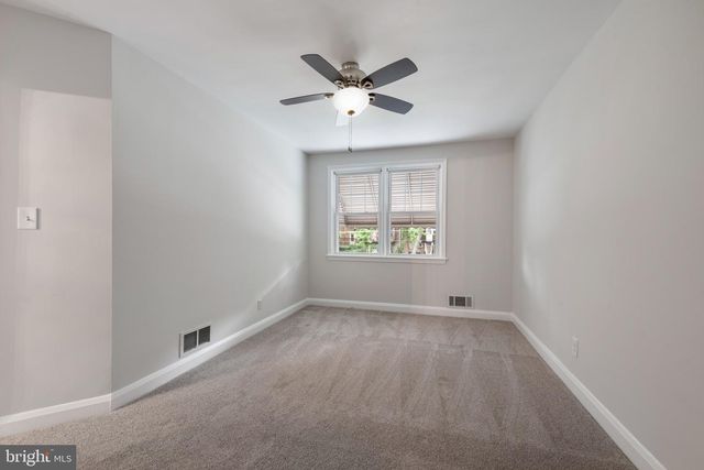 238 MEDWICK GARTH E, Catonsville, MD 21228
