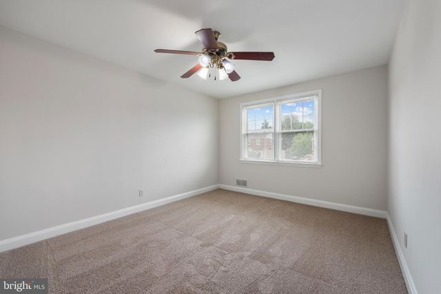 238 MEDWICK GARTH E, Catonsville, MD 21228
