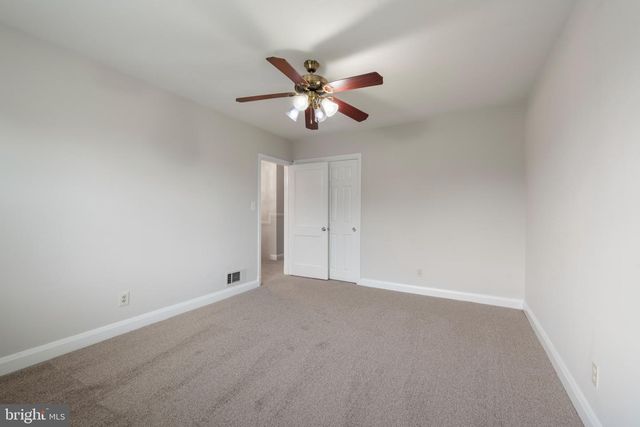 238 MEDWICK GARTH E, Catonsville, MD 21228