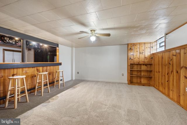 238 MEDWICK GARTH E, Catonsville, MD 21228