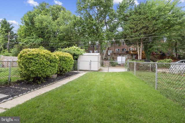 238 MEDWICK GARTH E, Catonsville, MD 21228