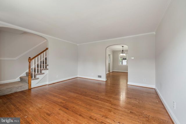 238 MEDWICK GARTH E, Catonsville, MD 21228