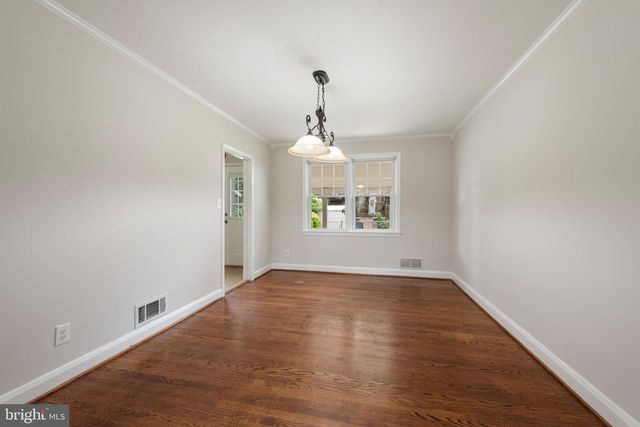 238 MEDWICK GARTH E, Catonsville, MD 21228