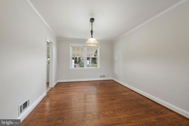 238 MEDWICK GARTH E, Catonsville, MD 21228
