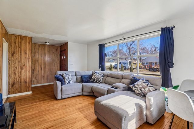 1532 N 39th Avenue, Stone Park, IL 60165