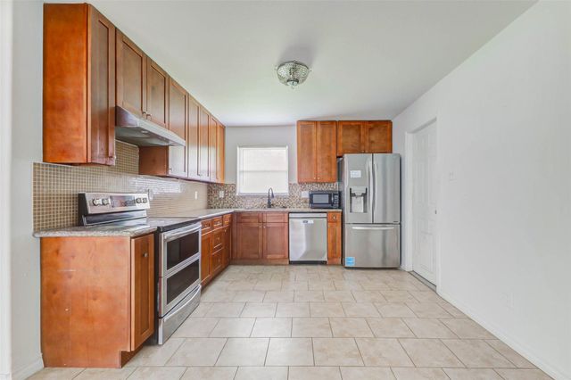 230 Bizerte Street, Houston, TX 77022