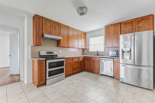 230 Bizerte Street, Houston, TX 77022