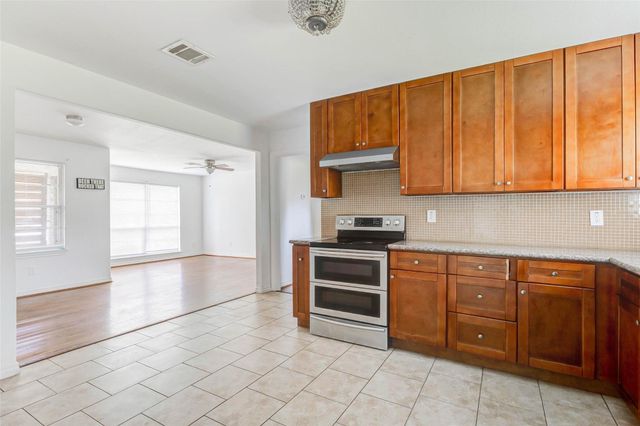 230 Bizerte Street, Houston, TX 77022