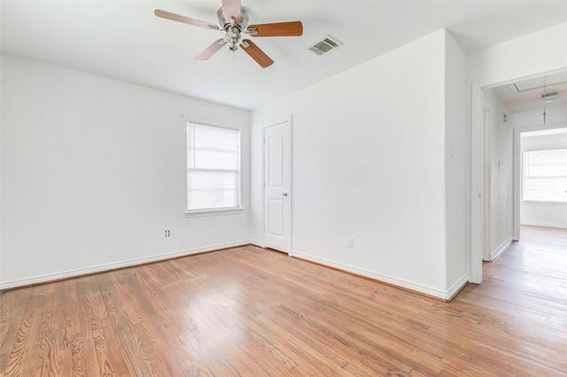 230 Bizerte Street, Houston, TX 77022