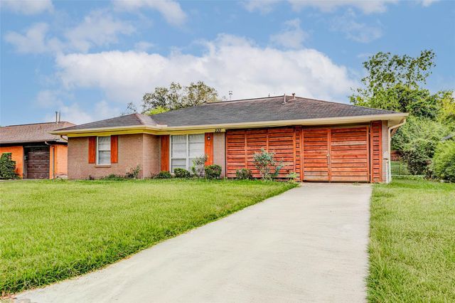230 Bizerte Street, Houston, TX 77022
