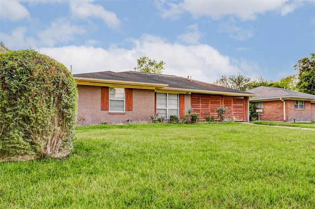 230 Bizerte Street, Houston, TX 77022