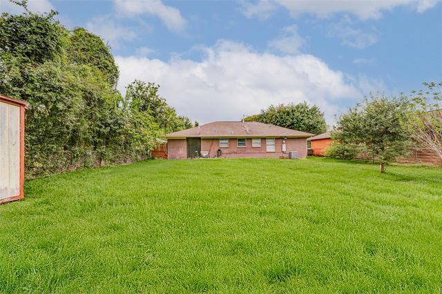 230 Bizerte Street, Houston, TX 77022