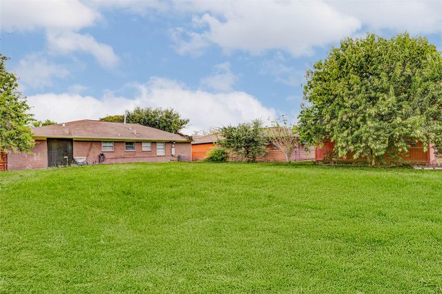 230 Bizerte Street, Houston, TX 77022