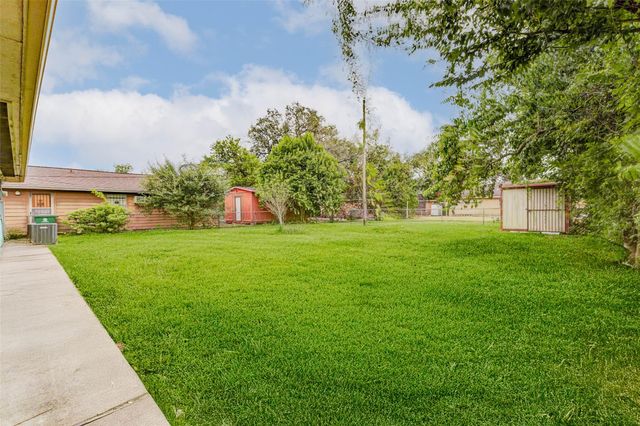 230 Bizerte Street, Houston, TX 77022