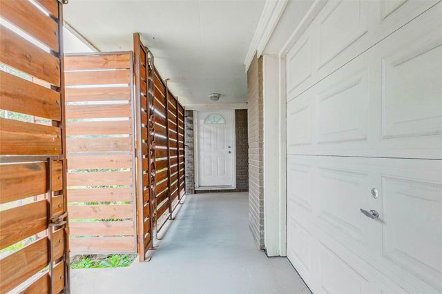 230 Bizerte Street, Houston, TX 77022