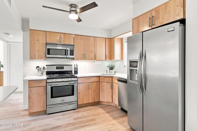 48 Bay Shore Drive, Toms River, NJ 08753