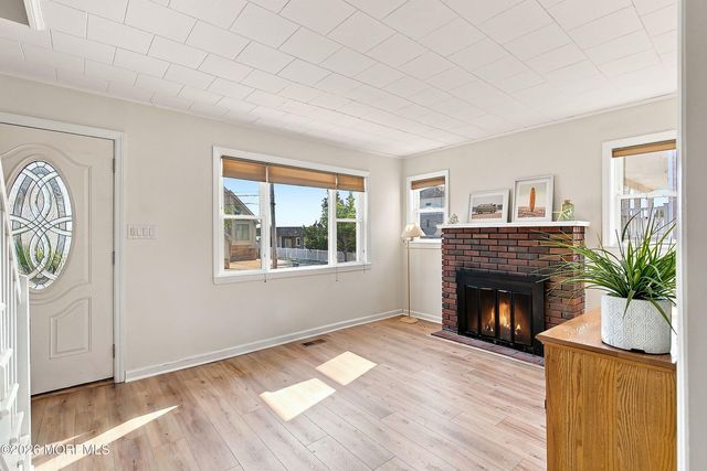 48 Bay Shore Drive, Toms River, NJ 08753