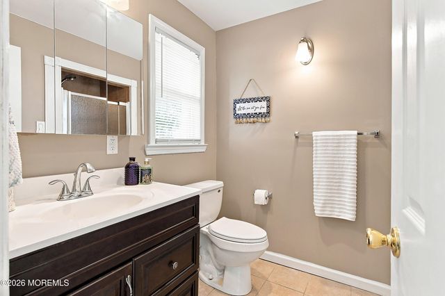 48 Bay Shore Drive, Toms River, NJ 08753