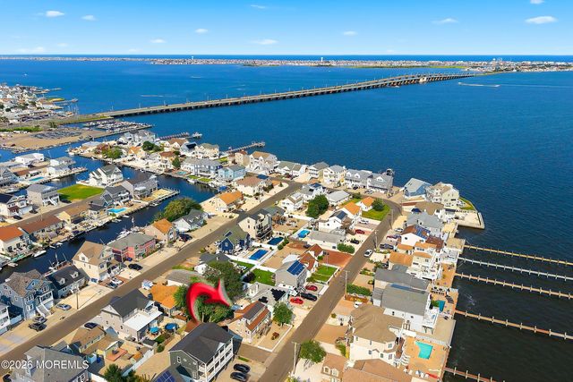 48 Bay Shore Drive, Toms River, NJ 08753