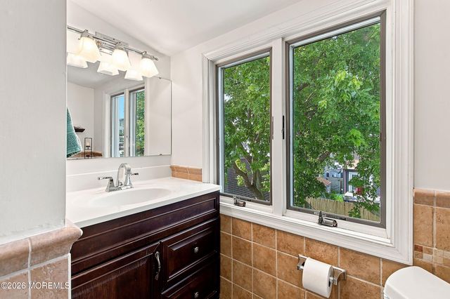48 Bay Shore Drive, Toms River, NJ 08753