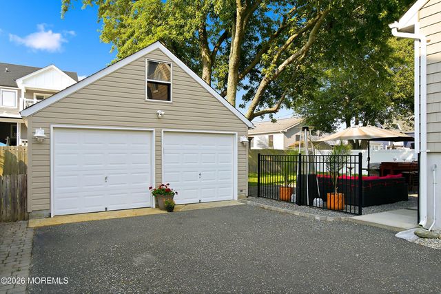 48 Bay Shore Drive, Toms River, NJ 08753