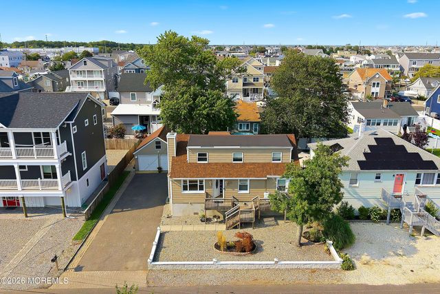 48 Bay Shore Drive, Toms River, NJ 08753