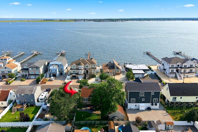 48 Bay Shore Drive, Toms River, NJ 08753