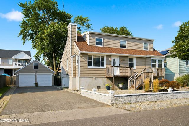 48 Bay Shore Drive, Toms River, NJ 08753