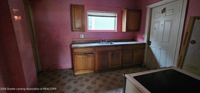 1441 Knollwood Avenue, Lansing, MI 48906