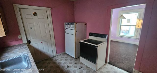 1441 Knollwood Avenue, Lansing, MI 48906