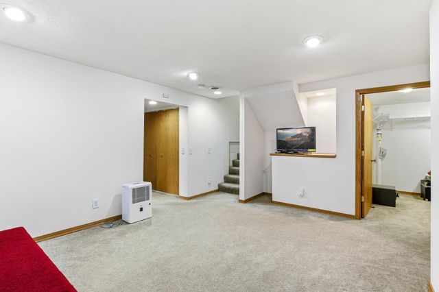 3520 Dakota Avenue, Woodbury, MN 55125