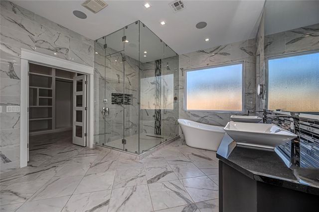 15400 Kestral Park Court, Edmond, OK 73013