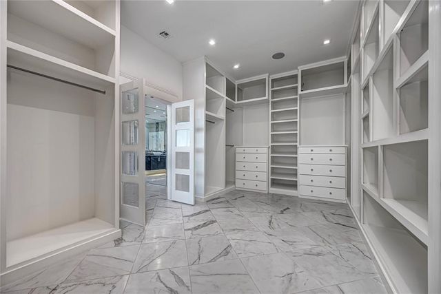 15400 Kestral Park Court, Edmond, OK 73013