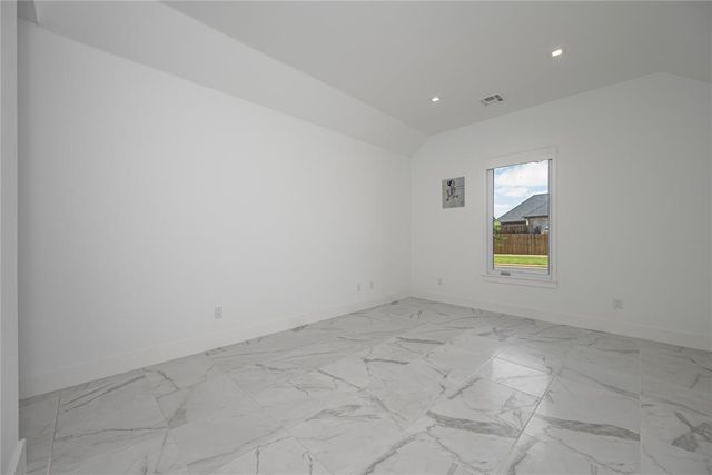 15400 Kestral Park Court, Edmond, OK 73013