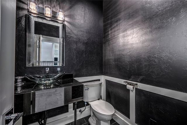 15400 Kestral Park Court, Edmond, OK 73013